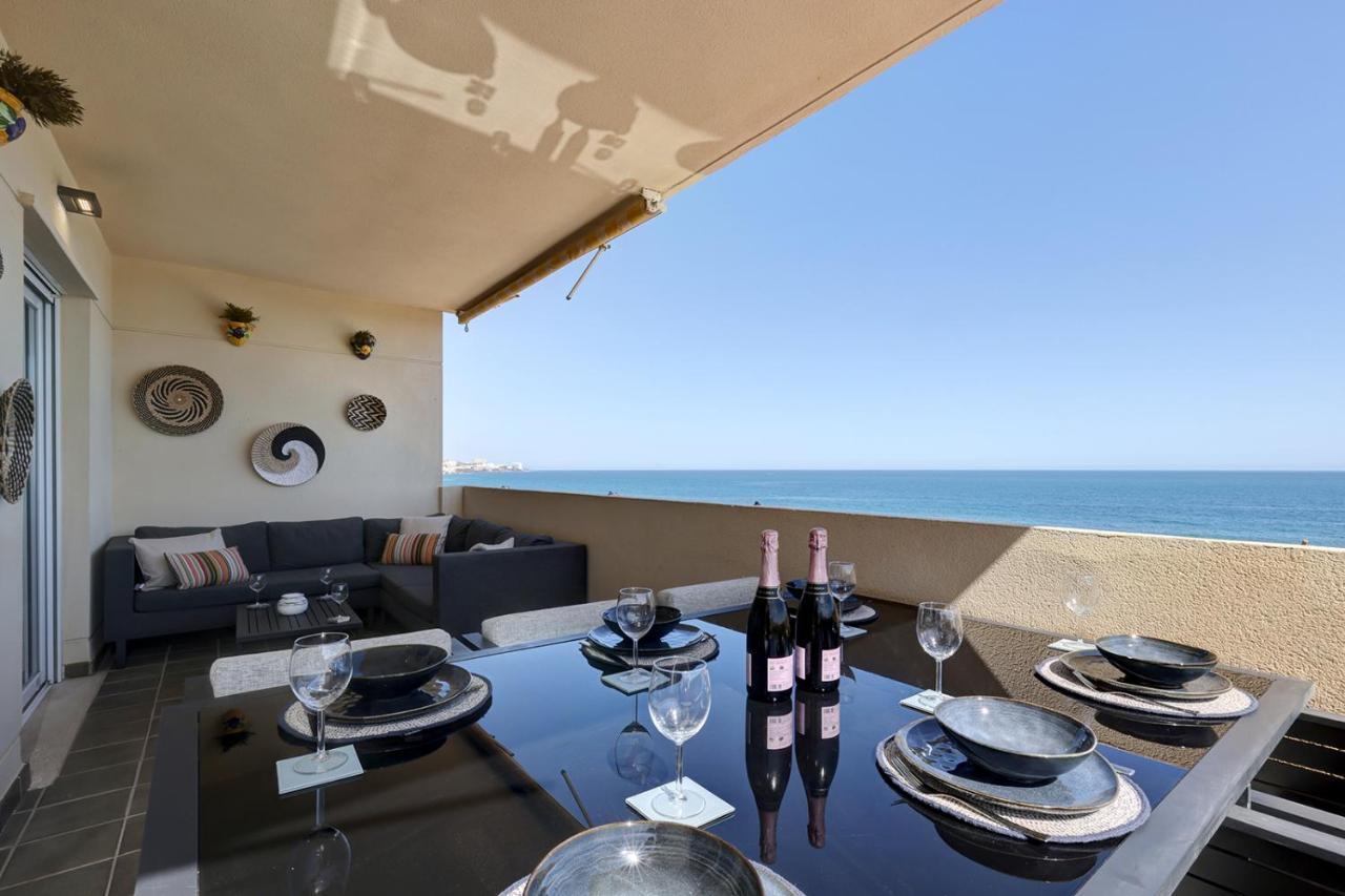 Front Row Penthouse On Carvajal Apartment *