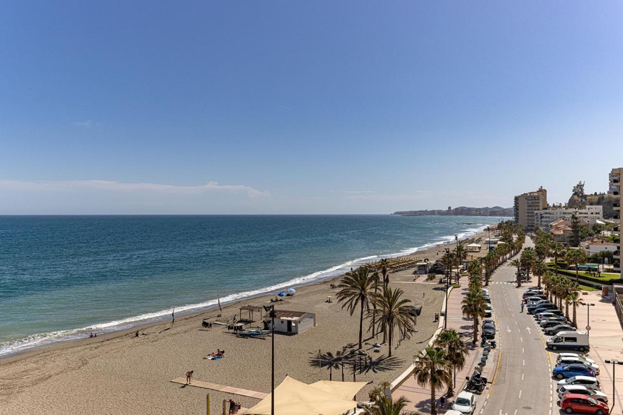 Front Row Penthouse On Carvajal Apartment